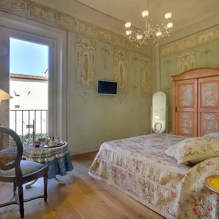 Romantic In The Heart Of
