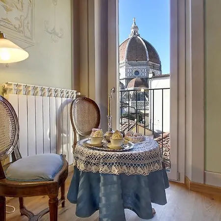 Romantic In The Heart Of Apartment