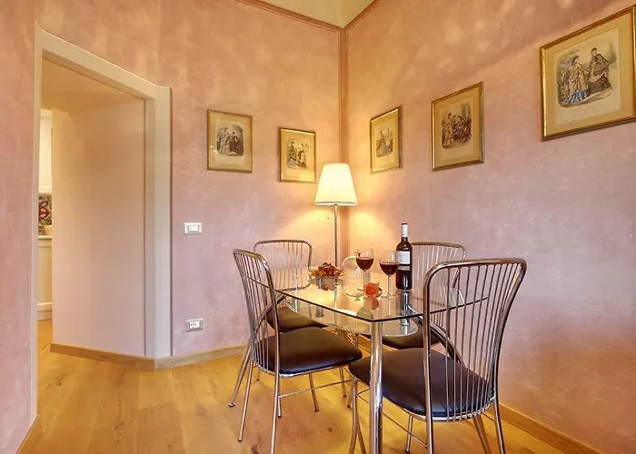 شقة Romantic In The Heart Of